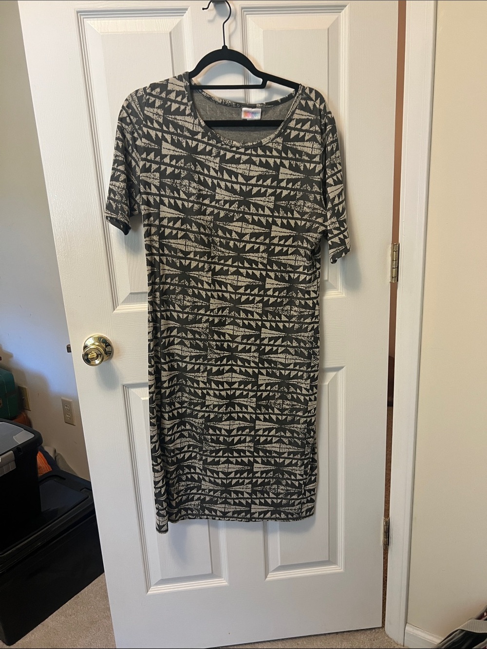 LuLaRoe Geometric Short Sleeve Midi Dress in Gray and Cream